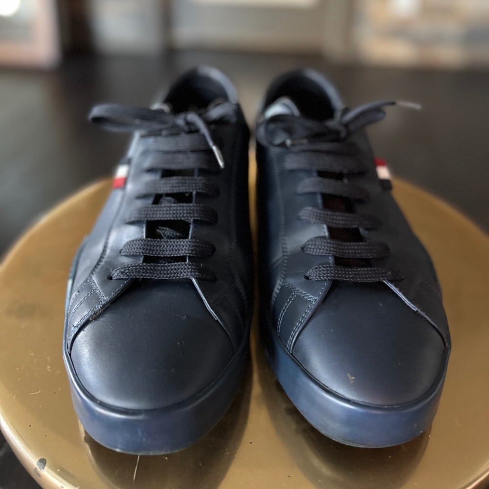 Mens Moncler Navy blue leather sneakers - Picture 2 of 5